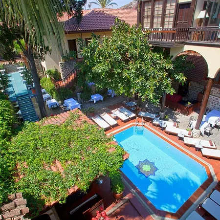 Colorful Flat With Terrace Near Hadrian's Gate Апартаменты *