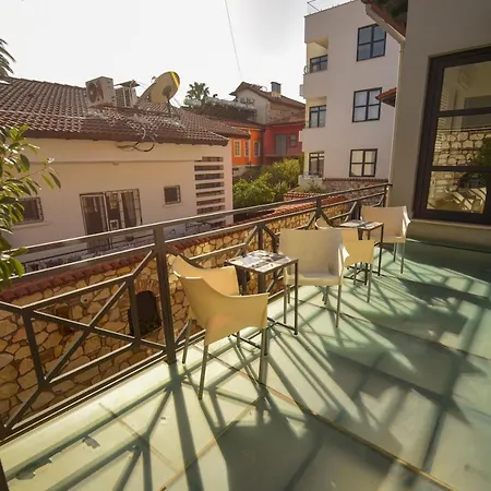 Appartement Colorful Flat With Terrace Near Hadrian's Gate Antalya