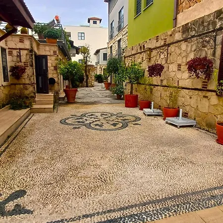 Colorful Flat With Terrace Near Hadrian's Gate * Antalya