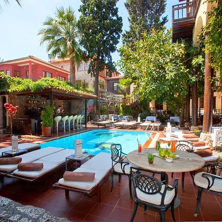 Appartement Colorful Flat With Terrace Near Hadrian's Gate