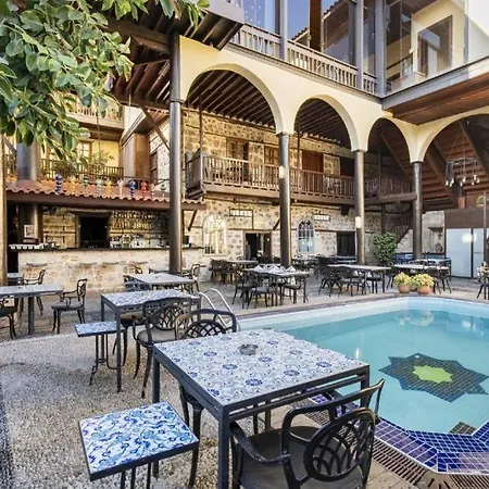 Colorful Flat With Terrace Near Hadrian's Gate Appartement Antalya