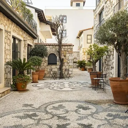 Appartement Colorful Flat With Terrace Near Hadrian's Gate Antalya